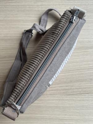 "Flickenwerk II/5" (beige-schwarz) - PFERDEMOTIV